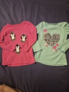 ⭐️⭐️5/$15. 2 jumping beans Pink Girls' Waffle Knit Top with Penguins And Hearts